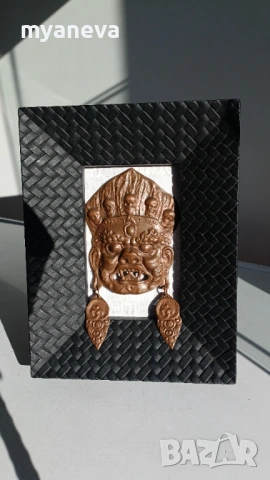 Тибетска , медна маска, амулет на  митологично , защитно божество . 