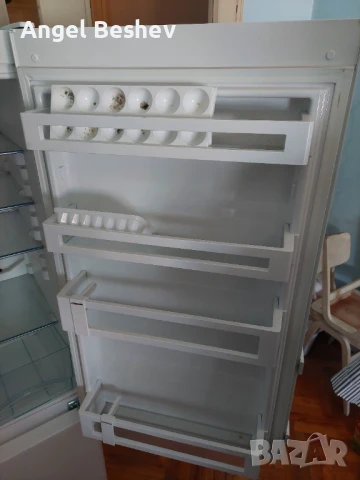 Хладилник с фризер Liebherr CU 2915 - ЗА ЧАСТИ (РАБОТИ САМО ФРИЗЕРА), снимка 4 - Хладилници - 51274176