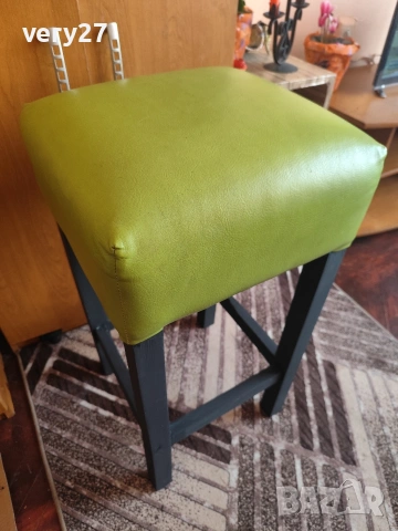 висок стол за бар