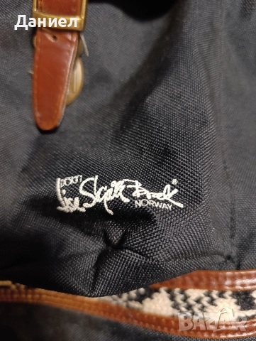 Норвежка дизайнерска раница, снимка 4 - Раници - 53509519