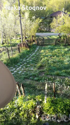 Продавам двор и къща  на два етажа в с. Бойковец Област София ., снимка 8 - Къщи - 50181184