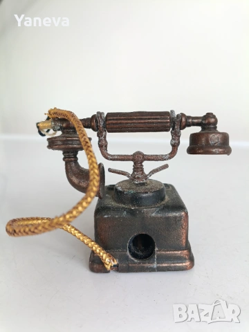 Vintage телефони , колекционерски миниатюрни фигурки. , снимка 4 - Статуетки - 53031347