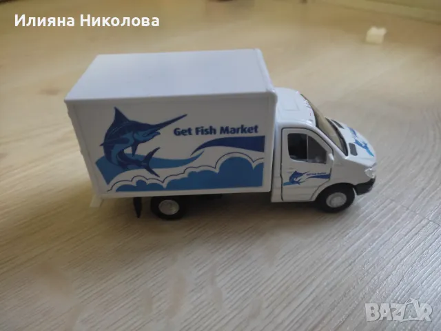 Mercedes-Benz Sprinter Cargo Box 1:34, снимка 2 - Колекции - 48165890