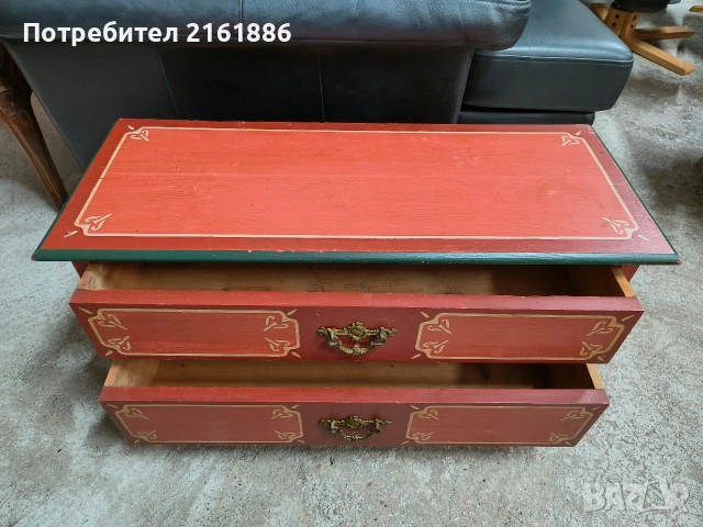 Ръчно рисуван скрин с месингови дръжки , снимка 2 - Скринове - 54183680