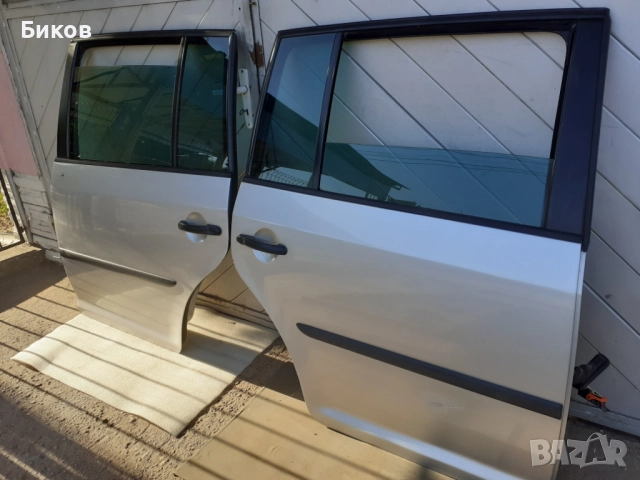 Задни врати  за VW Tuoran (2005/2010 ), снимка 2 - Части - 51521058