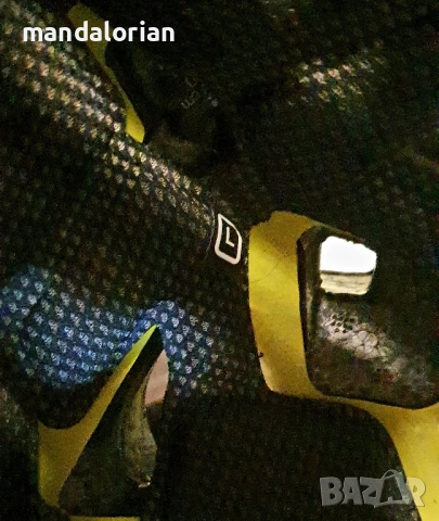 каска D4 CARBON HELMET W/MIPS STEALTH BLACK / SILVER size L Troy lee designs TLD, снимка 7 - Велосипеди - 52416396