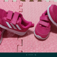 Adidas маратонки N27-стелка 17.3см., снимка 1 - Детски маратонки - 45023218