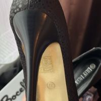 LILLY LILYA черни обувки на висок ток и платформа със златна подметка , снимка 2 - Дамски обувки на ток - 45568918