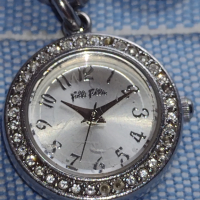 Елегантен дамски часовник гривна с кристали много красив стилен 43864, снимка 2 - Дамски - 45004357
