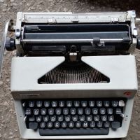 Две пишещи машини, снимка 3 - Антикварни и старинни предмети - 45685725