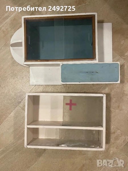 Стара аптечка 2 бр, снимка 1