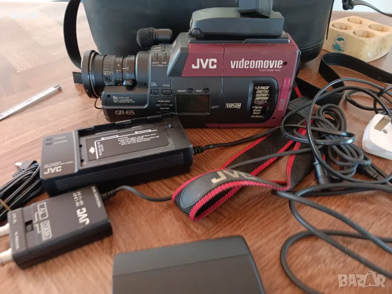 JVC GR-65 Video Camera VHS-S, снимка 1