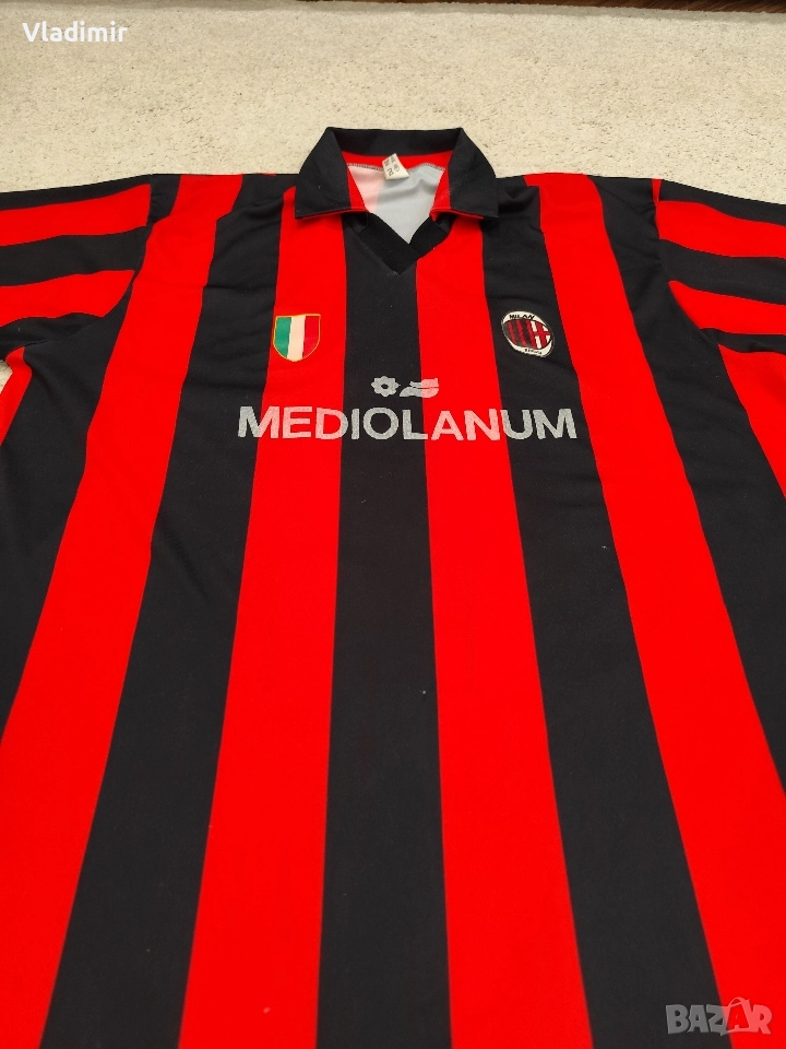 Футболна тениска на Милан, снимка 1