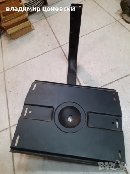 Стойка за стена за малък телевизор, снимка 1