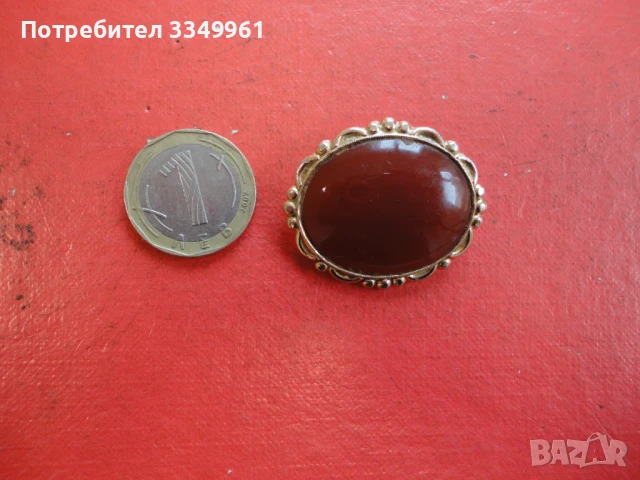 Позлатена брошка кехлибар каталин 