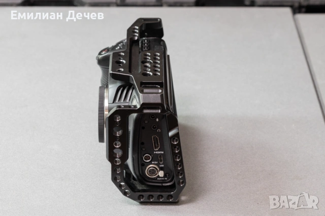 Камера Blackmagic Pocket 4K - с клетка и 2 карти, снимка 3 - Камери - 54248161