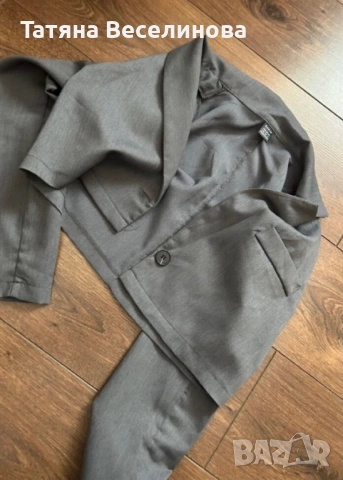 Късо дамско сиво сако, снимка 5 - Сака - 53918252