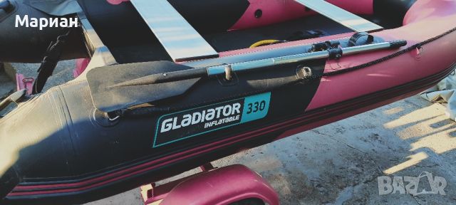 Надуваема лодка Gladiator330 + колесар, снимка 7 - Екипировка - 46737075