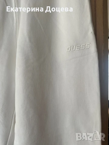 Спортен бял панталон Guess, снимка 2 - Панталони - 51160815