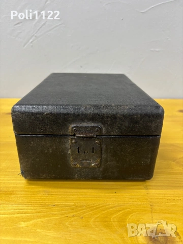 Миниатурен работещ съветски патефон „Артель Граммофон“ – Ленинград (40–50-те г.), снимка 8 - Антикварни и старинни предмети - 53415855