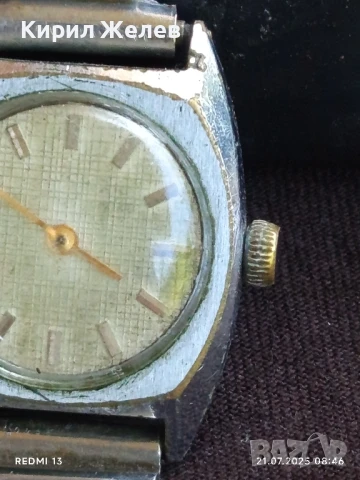 Стар механичен часовник от соца с позлатени цифри и стрелки за КОЛЕКЦИЯ 31370, снимка 3 - Антикварни и старинни предмети - 51087659