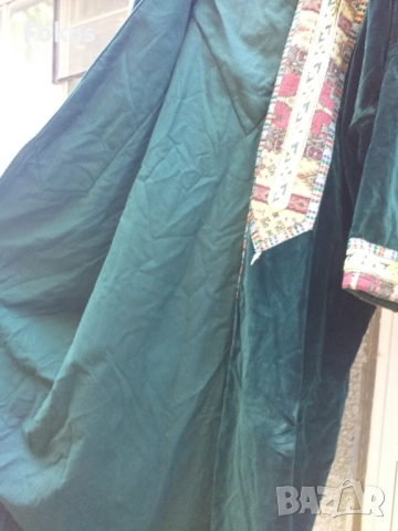 Кафтан Носия изработена от зелено кадифе и бродерия с сърма, снимка 12 - Антикварни и старинни предмети - 53469823