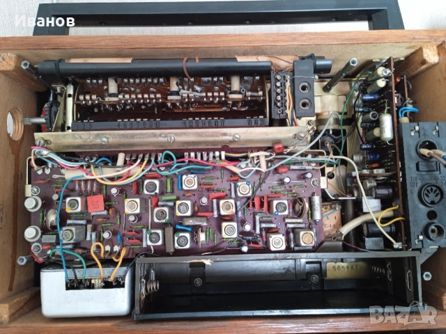 Транзистор Селена В211, снимка 2 - Радиокасетофони, транзистори - 54161311