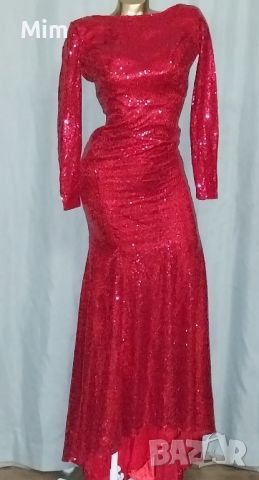 S Ярко червена дълга рокля с пайети гол гръб