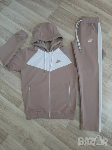 Дамски екипи Nike