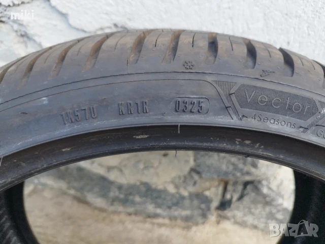 Зимни гуми 245/35/20 Goodyear DOT0325, снимка 3 - Гуми и джанти - 51199557