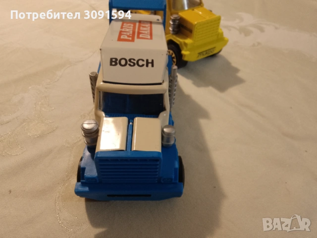 играчка камион, рекламираща ралито Paris Dakar, с лога на MICHELIN, elf и BOSCH.  произведено в Бълг, снимка 5 - Колекции - 53597301