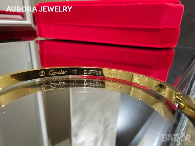 CARTIER Gold Love Classic Small Model Гривна с Отверка, снимка 7 - Гривни - 52830576