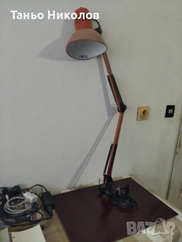 лампа с чупещи рамена, снимка 2 - Настолни лампи - 53666519