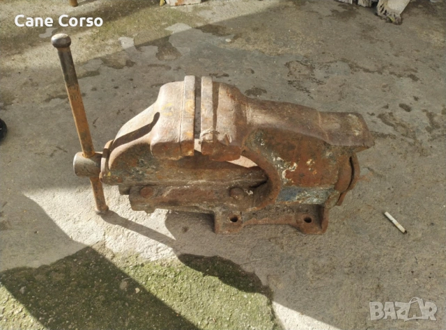 Наковалня, менгеме, гилотина