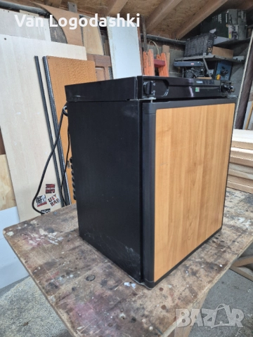 Хладилник Дометик Dometic 12/220/газ, снимка 4 - Части - 52822808