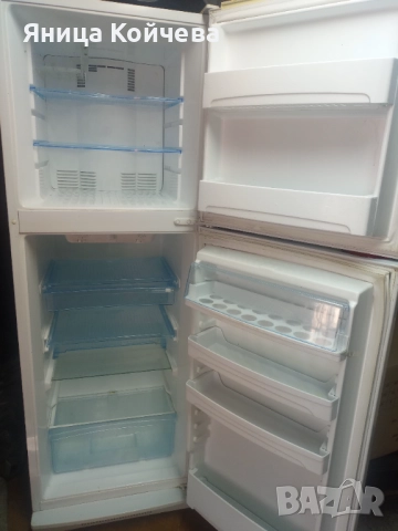 Хладилник с фризер 