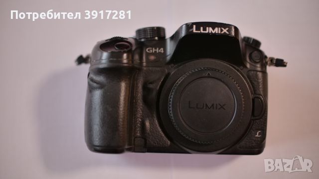 Продавам Panasonic Lumix GH4 с два обектива и батерия.