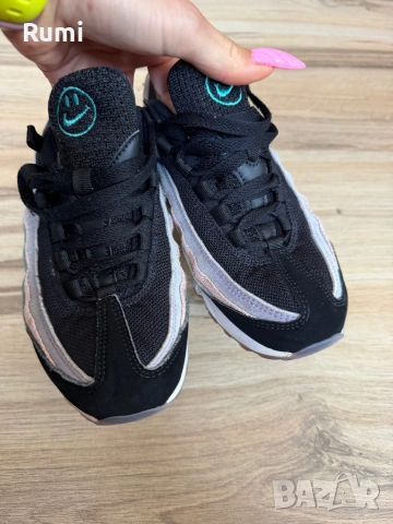 Оригинални маратонки Nike Air Max 95 GS ! 37,5 н, снимка 3 - Маратонки - 53660123