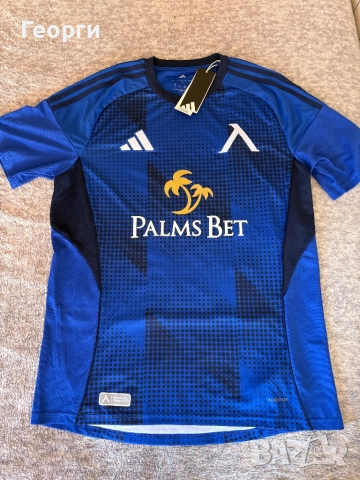 Нова Фланелка на Левски