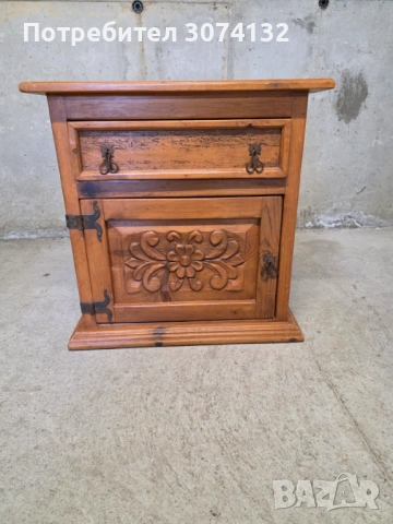 Ретро шкафче с метален обков, снимка 5 - Шкафове - 54208269