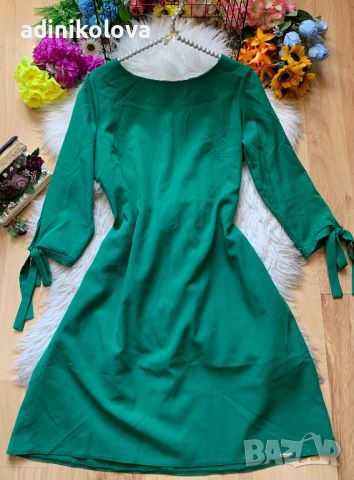 Зелена свободна рокля с колан