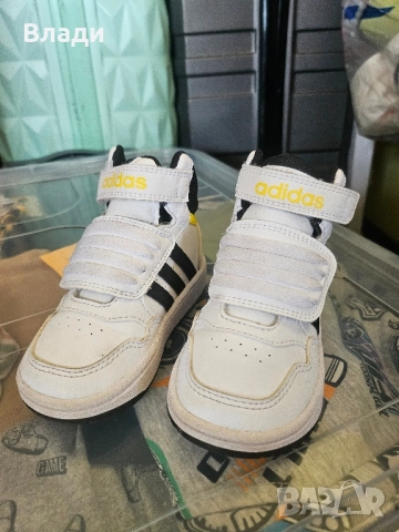 детски високи adidas маратонки 22 номер, снимка 3 - Детски маратонки - 51730962