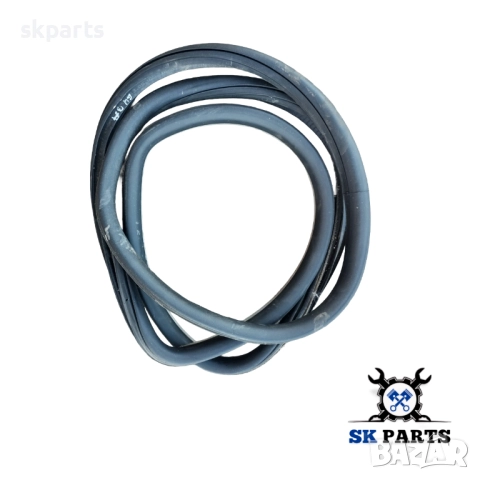 Уплътнение задно дясно за Volkswagen Golf 4 / Голф 4 хечбек, снимка 2 - Части - 51881346