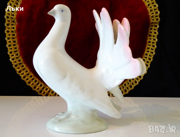 Порцеланова статуетка,фигура Гълъб на Lippelsdorf 1877 г. , снимка 2 - Статуетки - 51812921