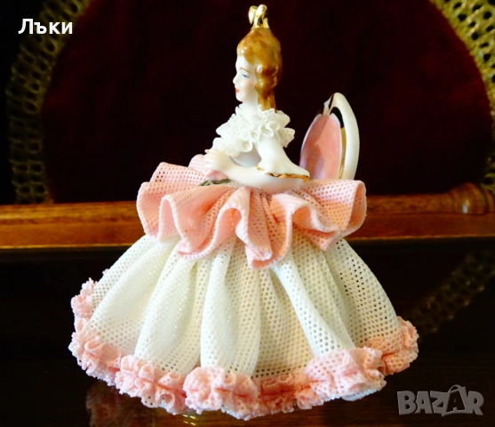 Порцеланова фигура Дрезденска дантела., снимка 8 - Статуетки - 51695339