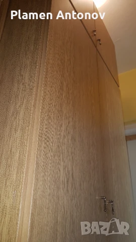 Продавам двукрилен гардероб с надстройка, снимка 6 - Гардероби - 50629844