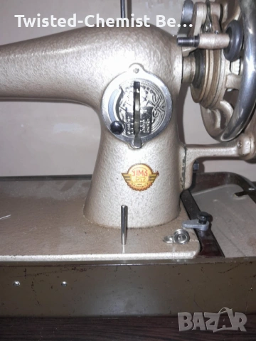 Руска шевна машина 1955, използвана, снимка 2 - Шевни машини - 53476752