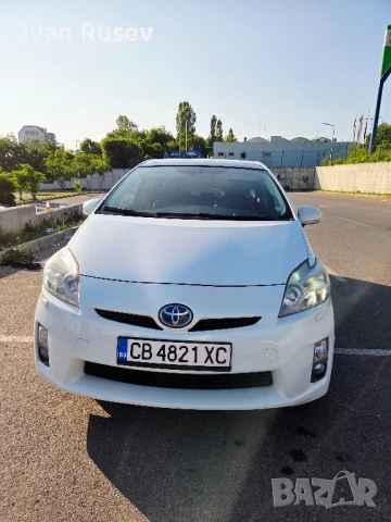 Toyota Prius 1.8 HIBRID, снимка 3 - Автомобили и джипове - 50663448