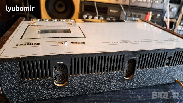 Philips n-2400, снимка 3 - Радиокасетофони, транзистори - 54303786