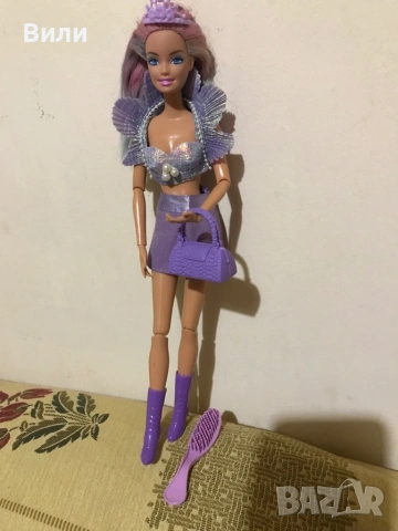 Барби с подвижни стави в лилав цвят с аксесоари, снимка 2 - Кукли - 53375919